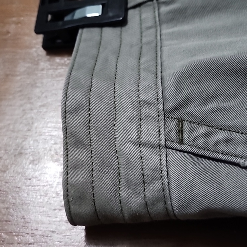 Polo by Ralph Lauren Men's Light Gray Cargo Shorts - Picture 6 of 6